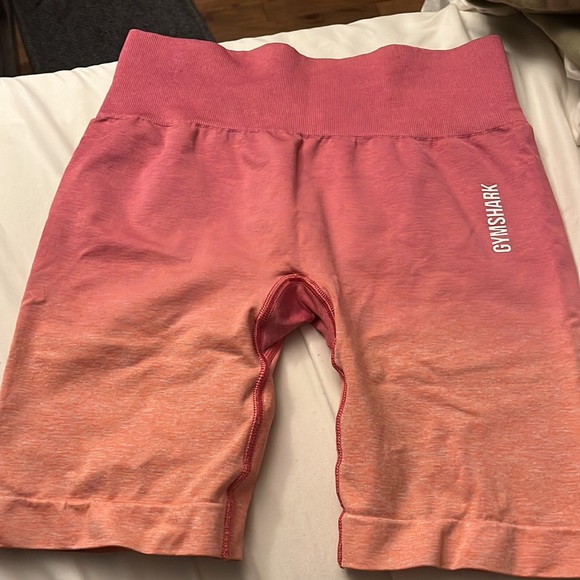 Brand new gym shark ombré adapt seamless shorts, size m, never worn. - Picture 3 of 3
